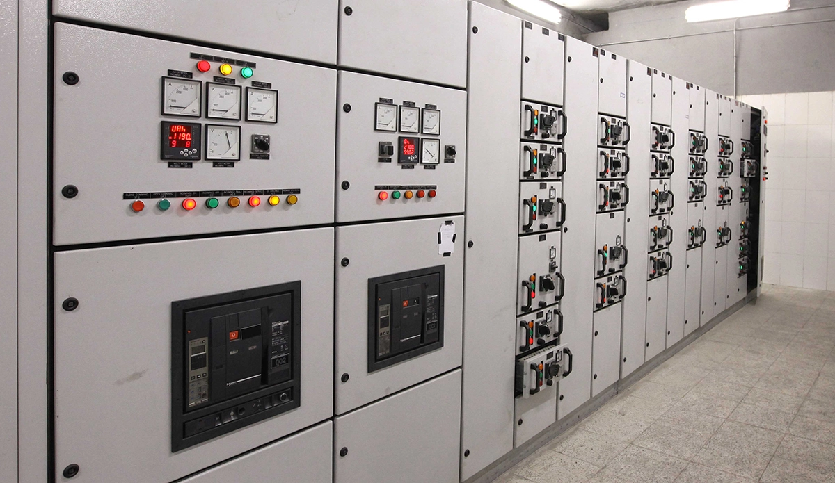 aneinader gereihte Schaltsystem für die Gebäudeautomation
